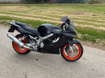 Honda CBR600 f4 - 4