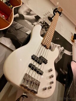 Charvel San Dimas Pro-mod 5 + Darkglass tone capsule - 4