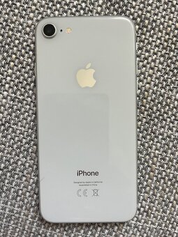 Predám IPhone8 - 4