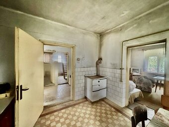 ZNÍŽENÁ CENA➔Rodinný dom s potenciálom v obci Záhorce - 4