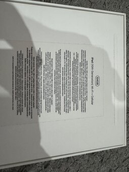 iPad 10.9 (10th Gen) 64 GB Wi-Fi + cellular - 4