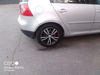 Predám Golf 5 , 1.4 Benzín 66kw - 4