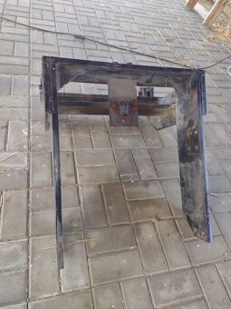 Čelný trojbodový záves na traktor - 4