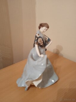 Predám starožitnú sošku tanečnice Royal Doux. - 4