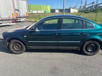 Volkswagen Passat - 4