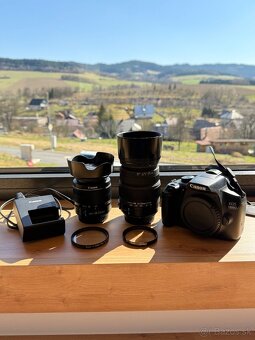 Canon eos 1300d + objektivy + příslušenství - 4