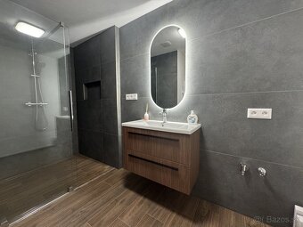 EXKLUZÍVNE Veľký 2-izbový byt po kompletnej rekonštrukcii na - 4
