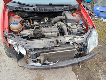VW Polo 1.2 benzín - havarované - 4