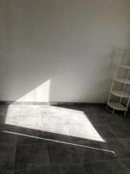 Na prenájom pekne rekonštruovaná garzonka na Vodnej ulici LR - 4
