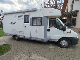 Predám autokaravan obytný polointegral Laika. Ecovip 6.1 - 4