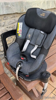 Britax Romer Dualfix M i-size vhodná pro děti 61-105cm do 18 - 4