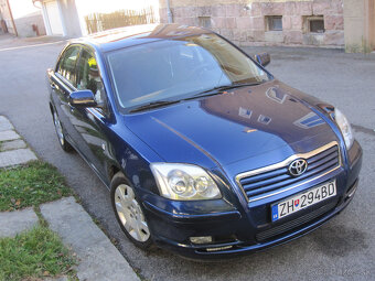 predam toyotu avensis 1.6VVTI 2003 - 4