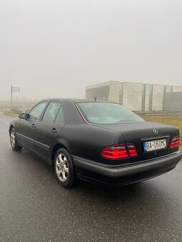 Mercedes benz E220 - 4