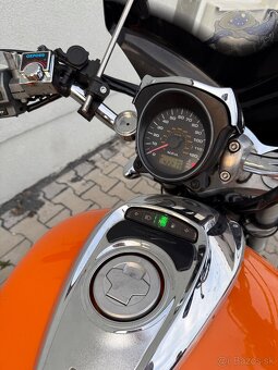 SUZUKI VZ 800 INTRUDER - 4