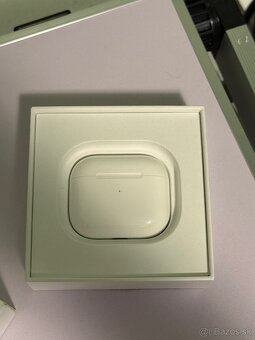 Apple airpods - 4