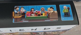 Predám nové LEGO FRIENDS Central Perk - 4