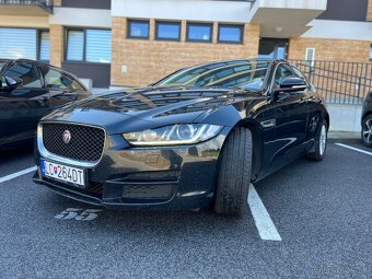 Jaguar XE 2.0D Prestige - 4