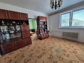 Starší 5 izbový RD v malebnej obci Čavoj so záhradou a... - 4