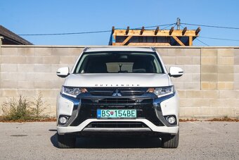 Mitsubishi Outlander PHEV Plugin Hybrid - 4