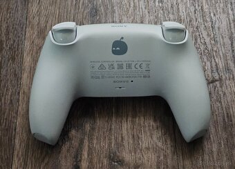 Sony DualSense Astro Bot V2 - 4