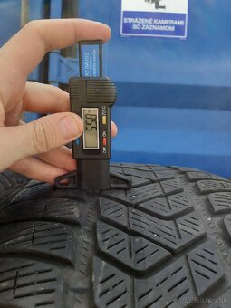 235/55R19 Pirelli Scorpion - 4