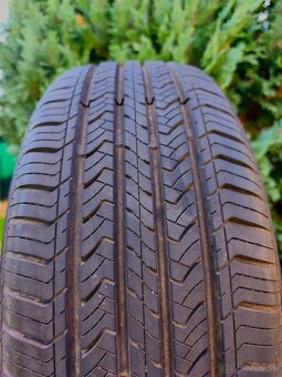 Predám letné pneumatiky 215 55 r17 - 4