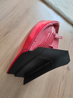 Volkswagen Passat B7 zadné svetlo - 4