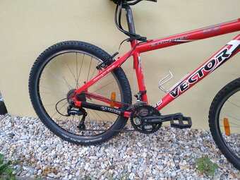 Predám horský bicykel VECTOR-ExplorerDeore - 4