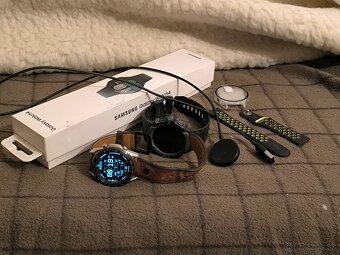 Hodinky Samsung watch 3 pro a watch 4 s prislusenstvom - 4