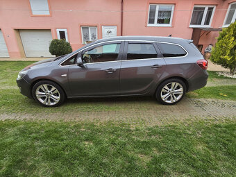 Opel Astra SPORTS Tourer 1.7 - 4
