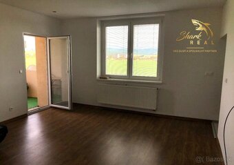 PEKNÝ VEĽKY 3 IZBOVÝ BYT S LOGGIOU AJ SO ZÁHRADOU - 4