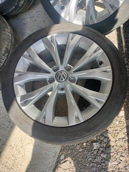 4ks alu disky orig. Vw 5x112 R17 pneu dojazd - 4