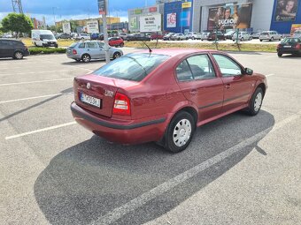 Škoda octavia 1.6 75kw Tour - 4
