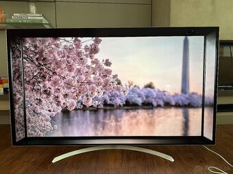 LG OLED TV 65" 4K - 4