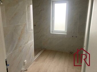 4i Rodinný dom Bretejovce - prenájom - 4