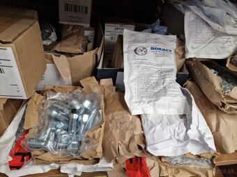 Skrutky a matice do kolies diskov a elektrónov - 4