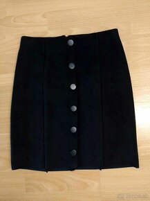 Čierna semišová sukňa puzdrového strihu (Tally Weijl) - 4
