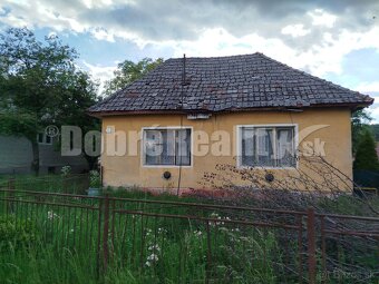 Veľký stavebný pozemok s rodinným domom v tichom prostredí . - 4