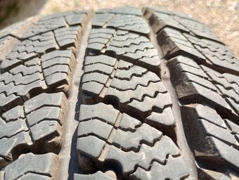 Predam 4ks pneu 215/65/r16C zimne Semperit - 4