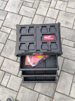 MILWAUKEE PACKOUT™ Box na náradie s 3 zásuvkami - 4