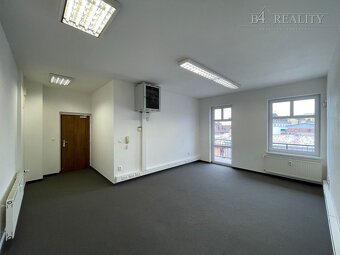 Lukratívne kancelárske priestory, 70 m2 + parkovacie státie, - 4