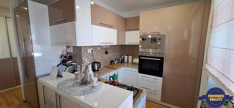PREDAJ: 3 izbový tehlový byt, komplet.rekonštr. - KOMÁRNO - 4
