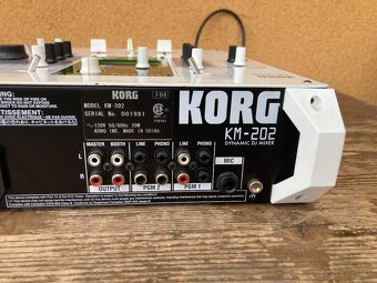 Dvoukanálový DJ mixážní pult Korg KM 202 - 4