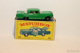 Matchbox RW Mercedes 300 SE coupe - 4