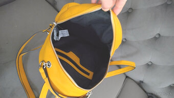 kožený batoh nielen do mesta zn.  pull&bear - 4