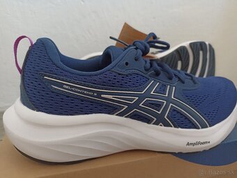 Botasky Asics AmpliFoam + - 4