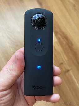 Ricoh Theta S 360 ° kamera a fotoaparát - 4
