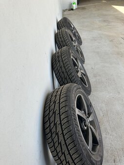 Predám Disky KIA 205/60 R16 Zimné pneu - 4