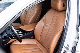 BMW 540i xDrive 250kW / TOP STAV / Panoráma / HeadUp / - 4