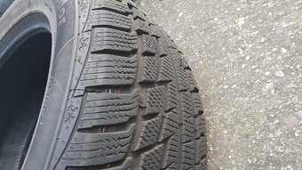 Zimné pneu 235/55 R17 - 4